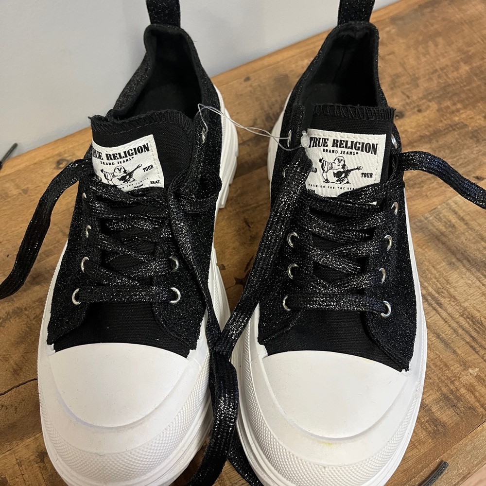 True Religion Woman’s sneakers sz 10.  NWOT